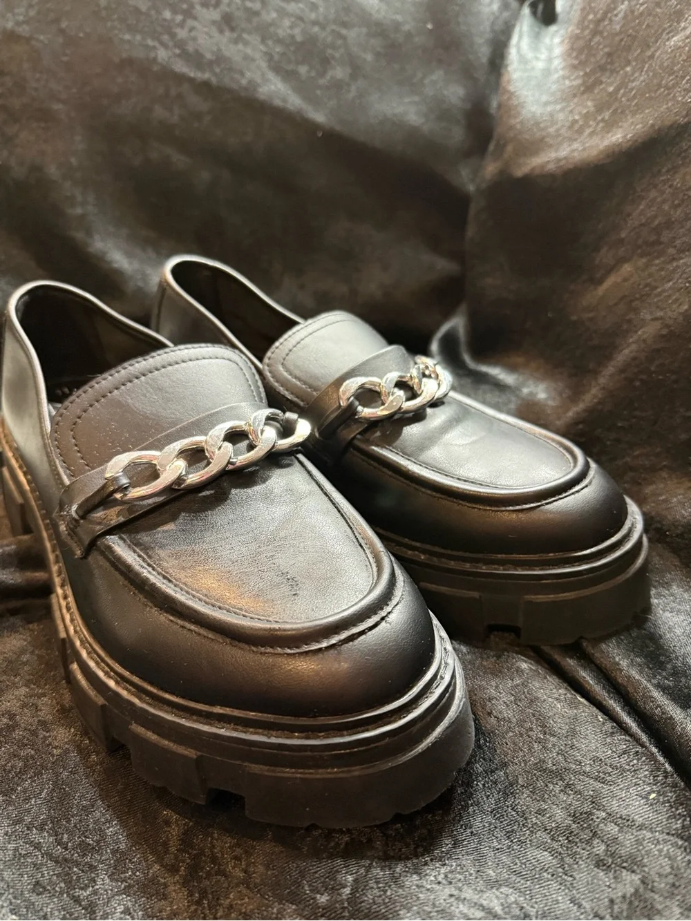 Black Chunky Chain Loafers – Women’s Size 11